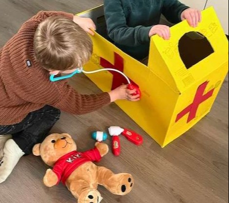 Kiki is net als de kindjes op de opvang