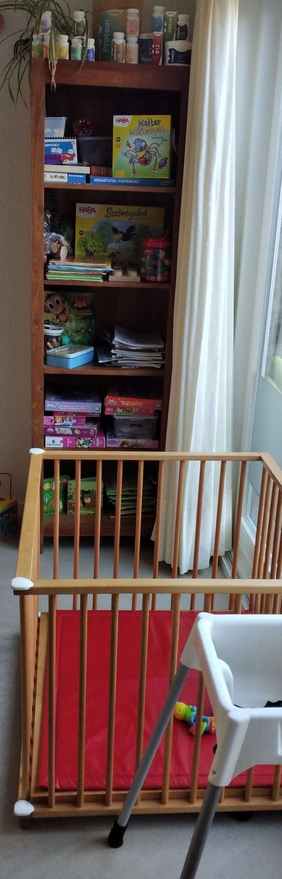 Box en speelgoedkast eettafel/keuken