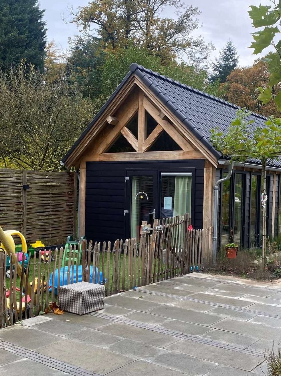 De opvang bevindt zich achter onze wonin